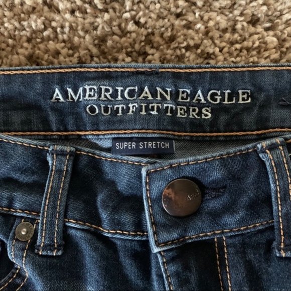 AMERICAN EAGLE | Dark Wash Super Stretch Mid High Rise Shorts - Picture 2 of 4